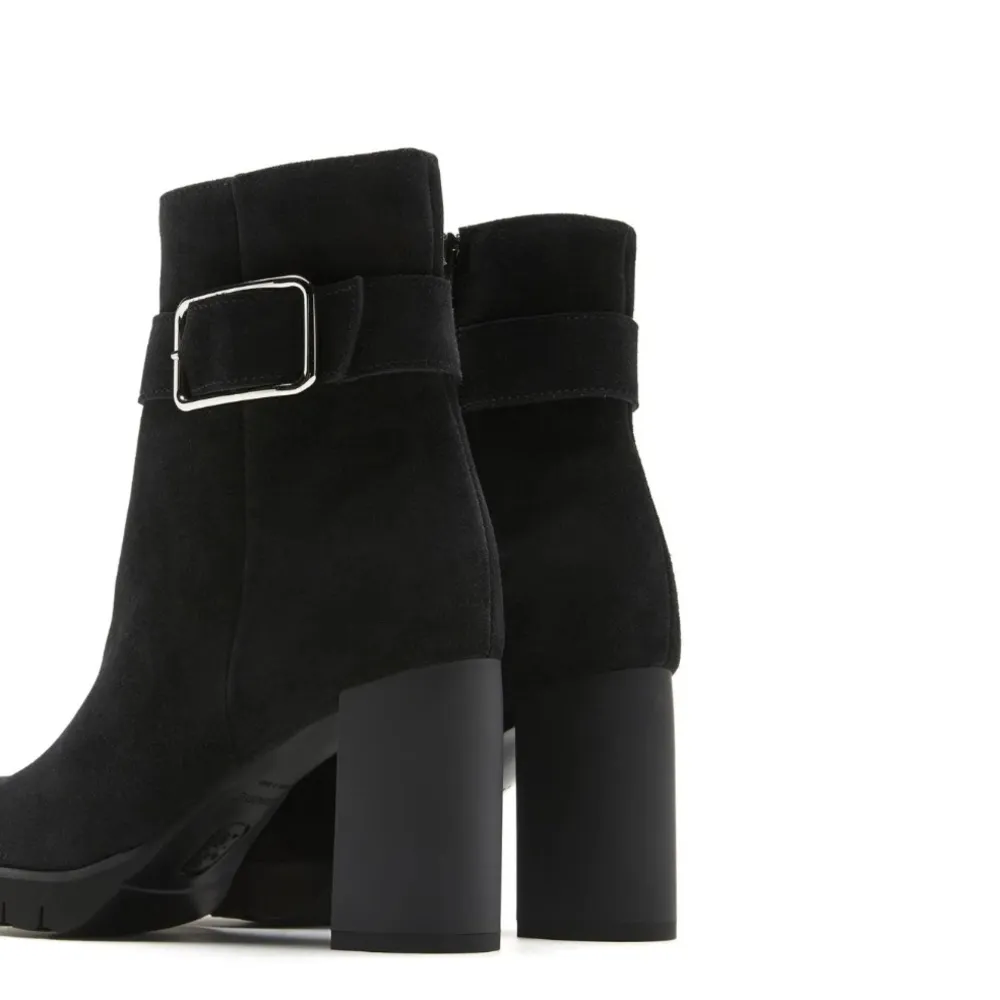 La Canadienne Buckle Accent Milo Block Heel Suede Boots, Size 11 New in Box $565 Black - Image 7