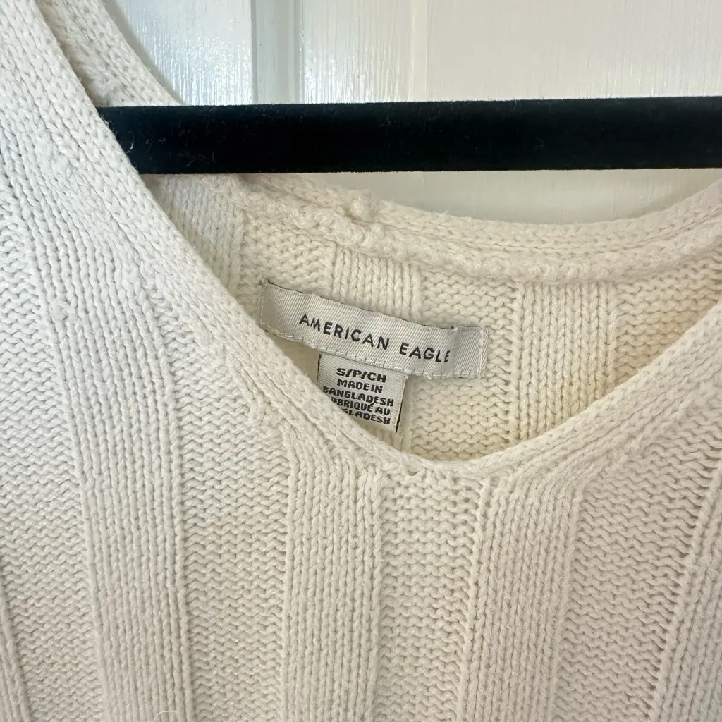 American Eagle Outfitters Cream V-Neck Sweater - Image 2