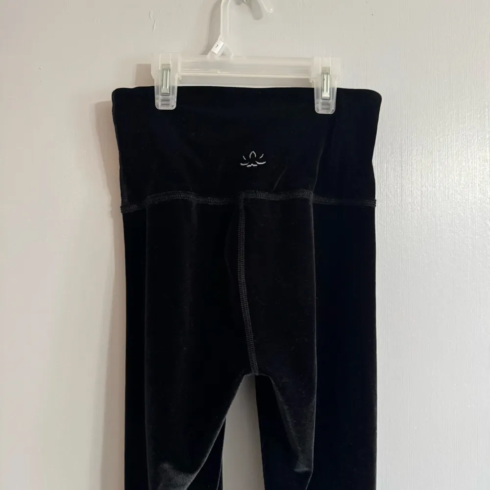 Beyond Yoga Velvet Legging in Black Size XS - Image 6