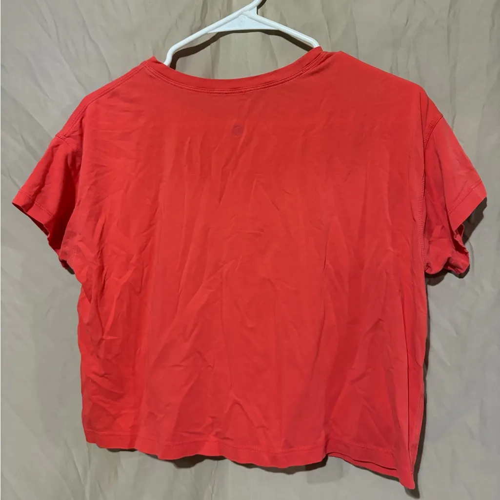 Lululemon T-shirt - Image 2