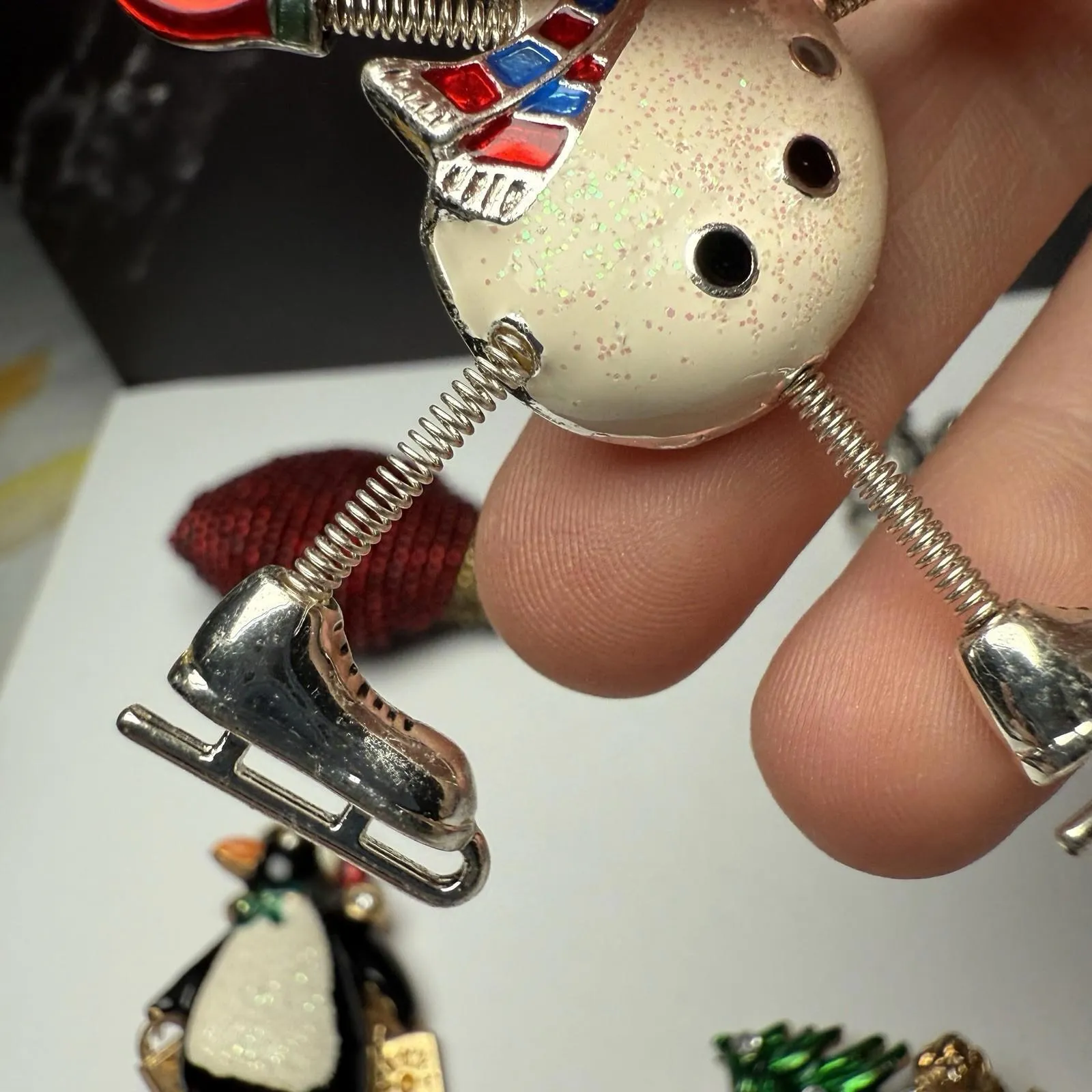 Christmas Holiday Lot Of 5 Brooch Pin Light Bulb Snowman Penguin Sleigh Stocking - Image 9