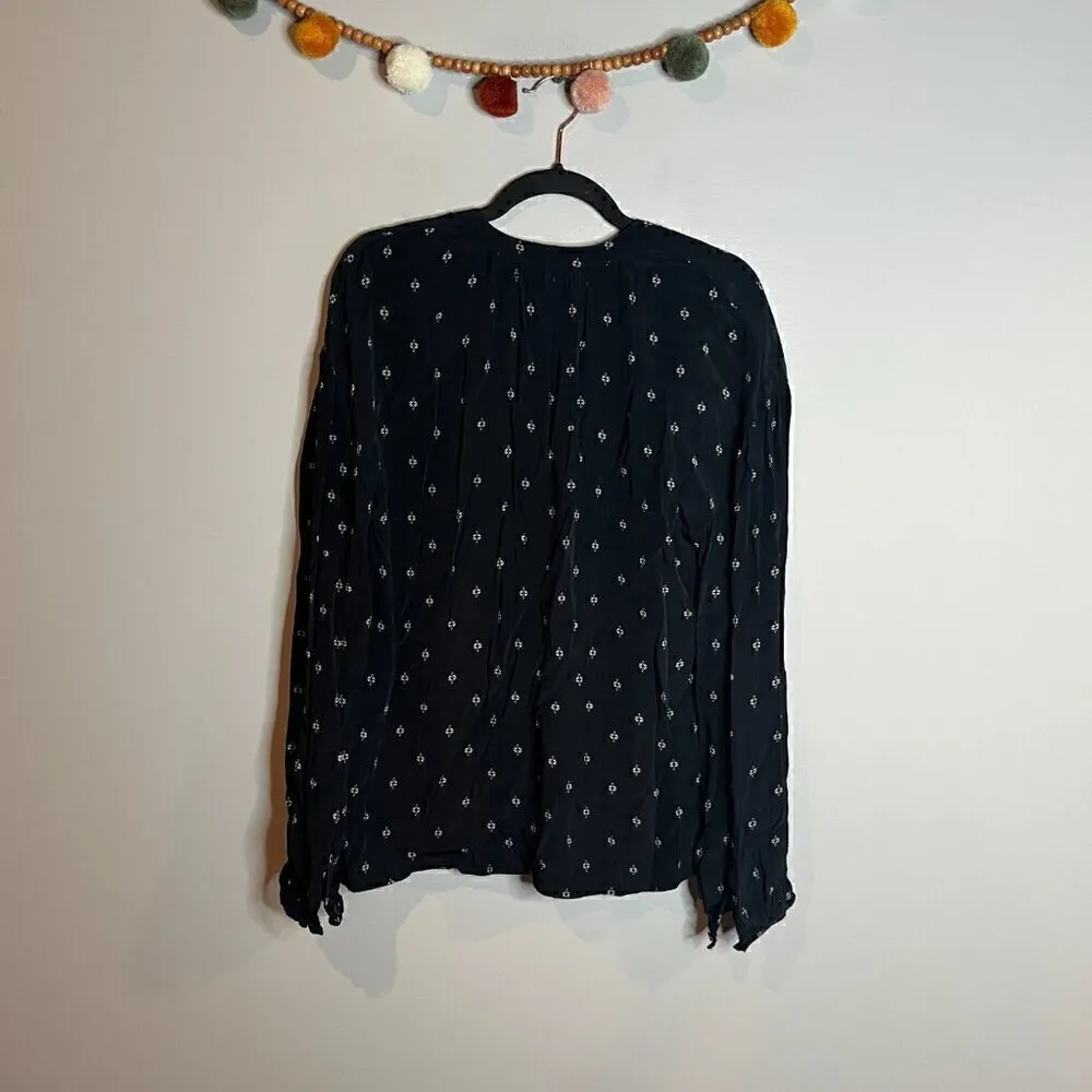 Something Navy  button down patterned blouse - Image 5