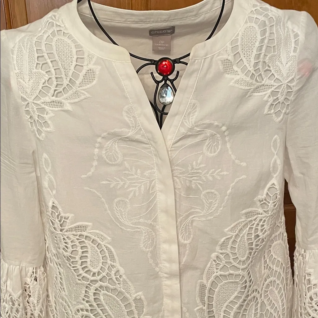 🍄🍄🍄BOGOHO 🍄🍄🍄Chico’s Elegant White Lace Women's Top-Small - Image 2