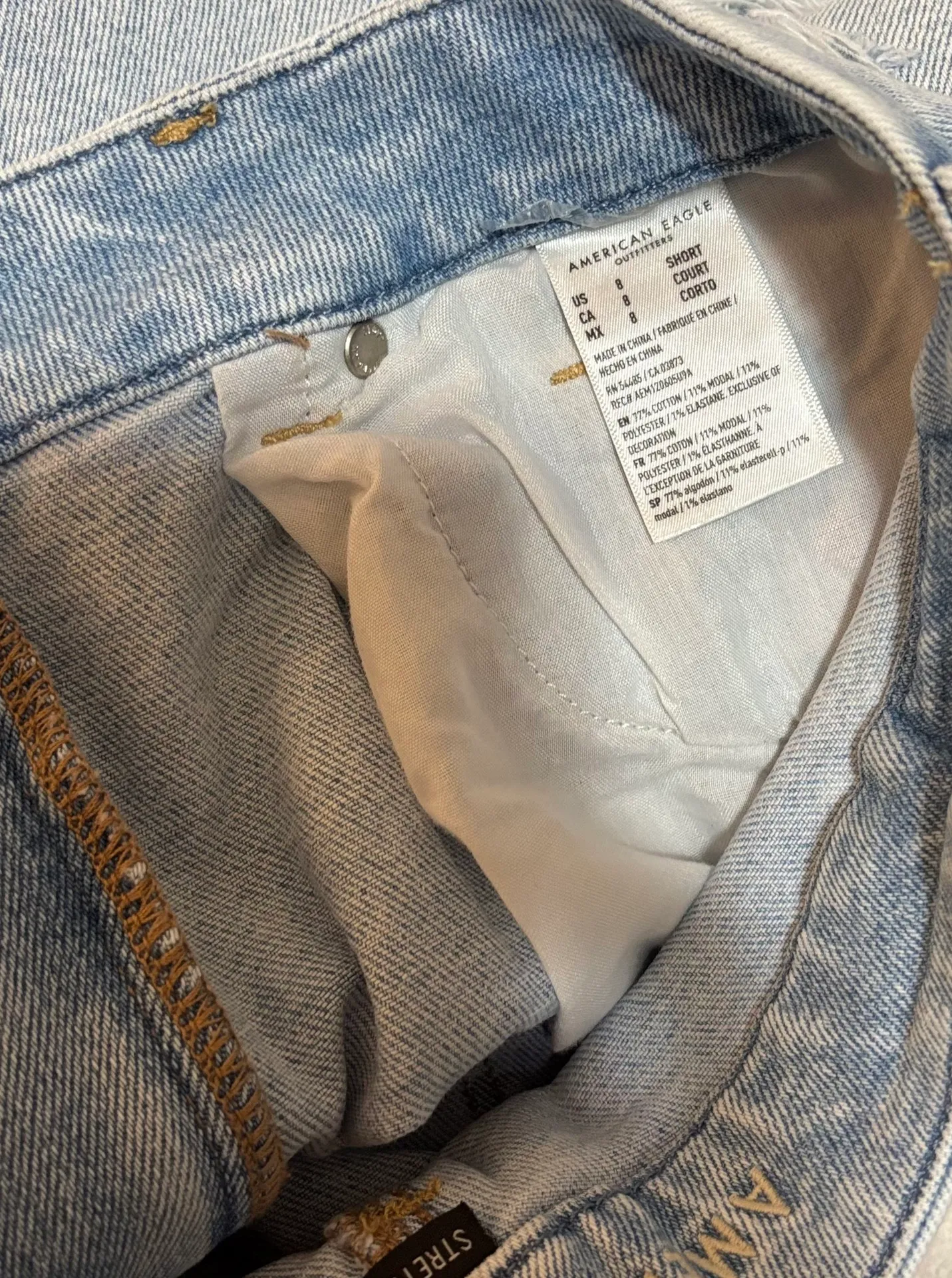 A&E Distressed Curvy Mom jeans - Image 6