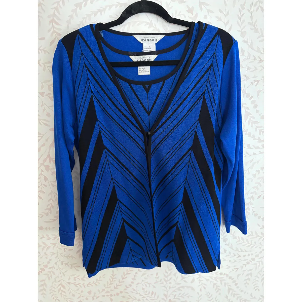 Vintage Set Misook Blue and Black Striped Long Sleeve Top - Image 3