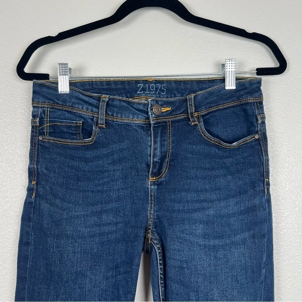 Zara Medium Wash Skinny Jeans Sz‎ 4 - Image 2