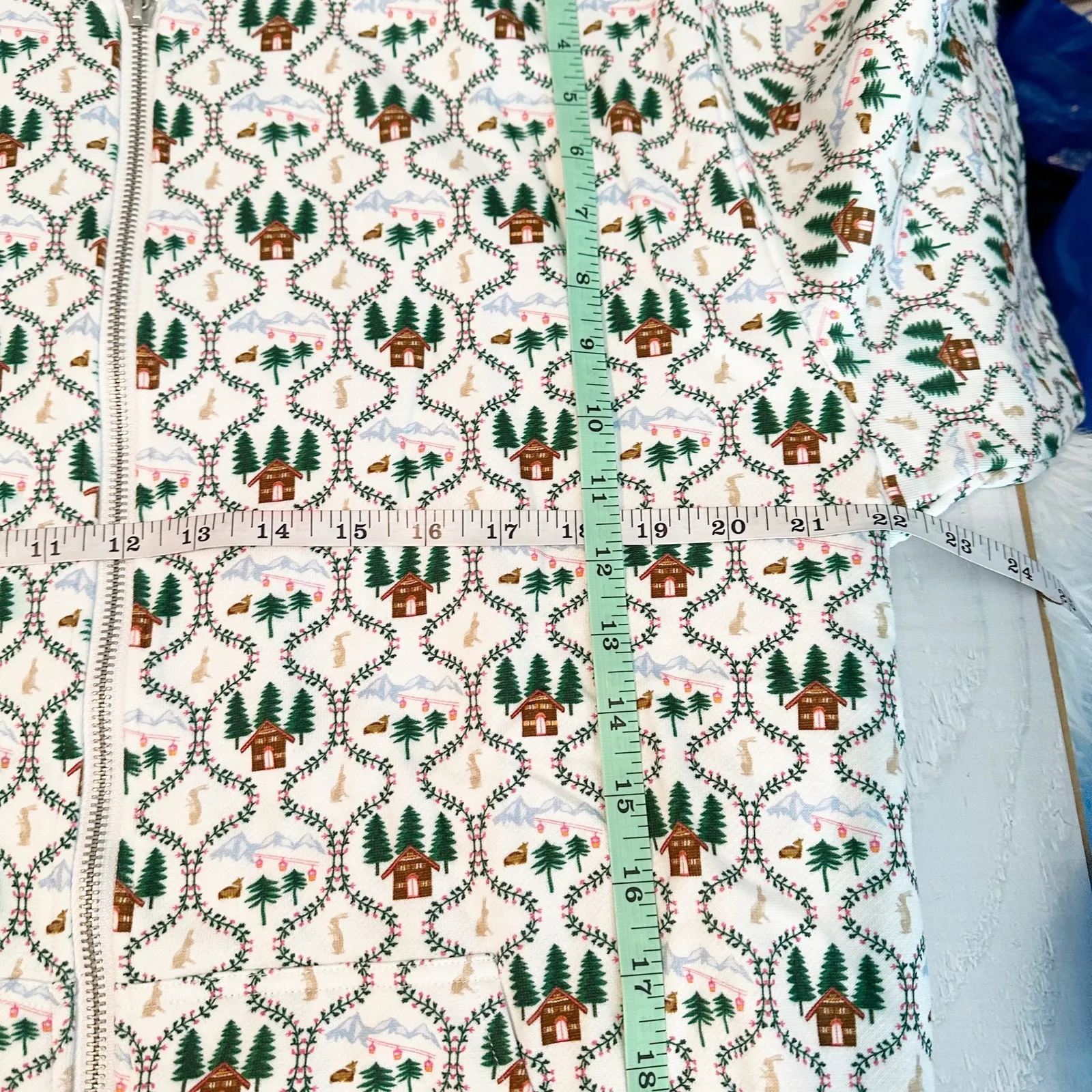 Hill House The All-Gender Teddy Zip-Up White Ski Chalet Size Large Winter - Image 7