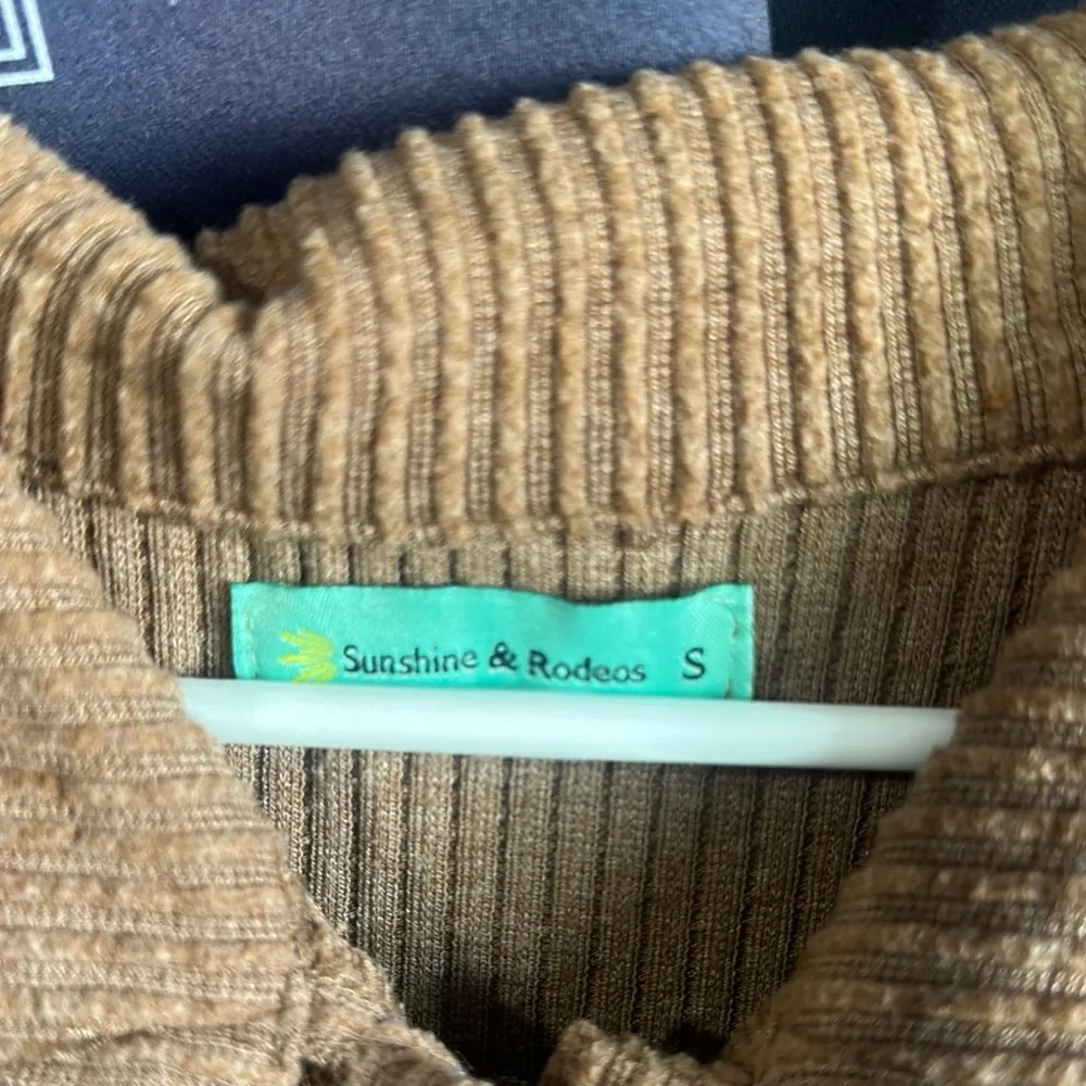 Brown Button - Image 2