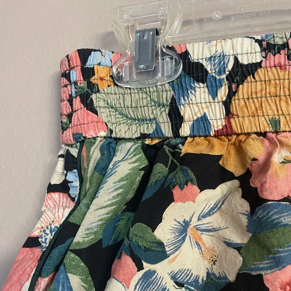 Trafaluc Collection Floral Shorts - Image 4