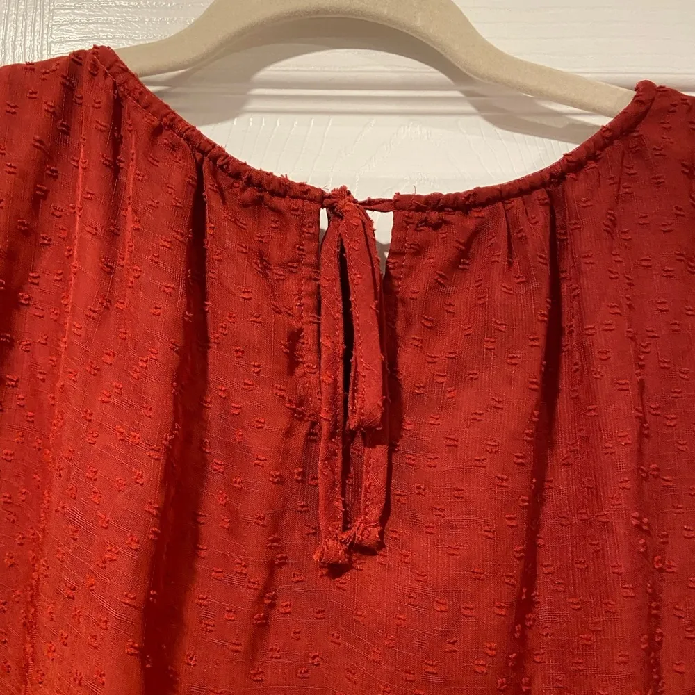 LC Lauren Conrad Size S Brick Red Lined Short Sleeve Textured Tie Back Blouse - Image 10