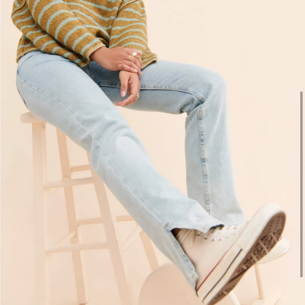 BDG Split-Ankle High-Rise Relaxed Straight Jean - Image 2