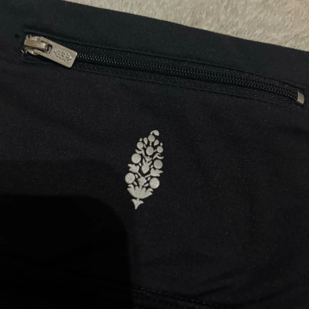 Free People Movement Women's You're A Peach Black Leggings size XS‎ Extra Small - Image 7