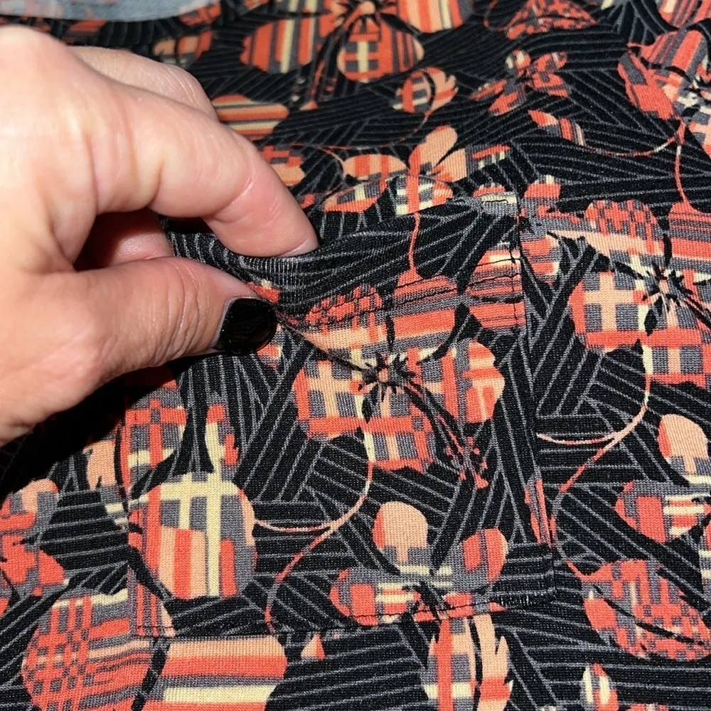 LuLaRoe Carly swing dress size small (6-8) black orange geometric pattern floral - Image 5
