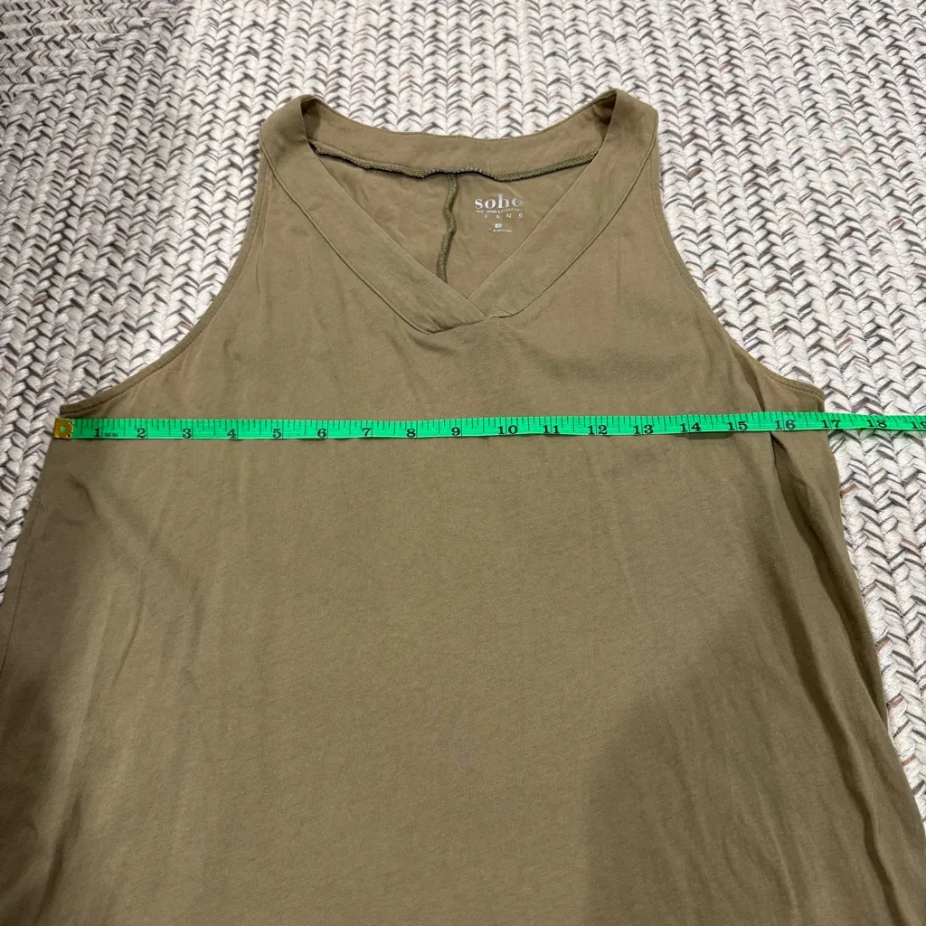 New York and Company Green V - Image 7