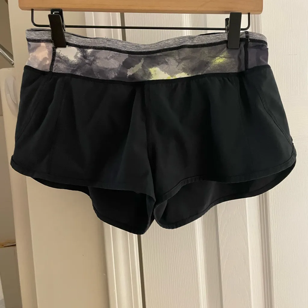 lululemon athletica Run Split Shorts size 6 - Image 4