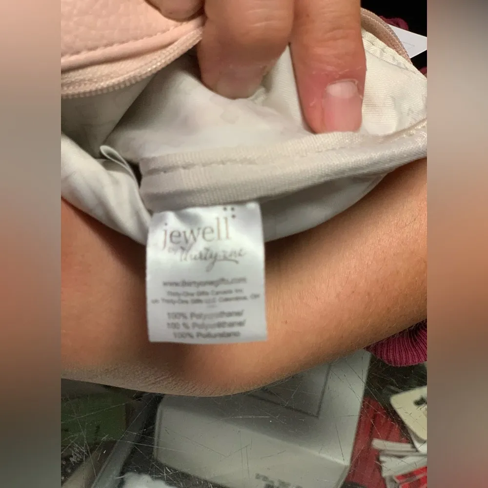 Jewell Blush Pink Textured Clutch - Image 4