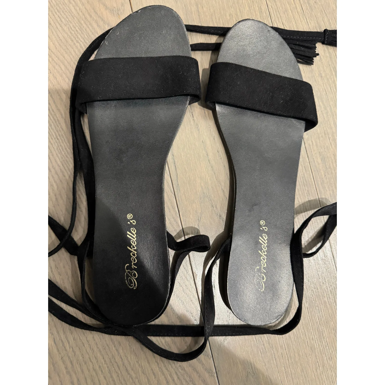 Breckelle's Strappy Sandal Women's 7.5 Black Suede Flat Tasselled Slingback - Image 4