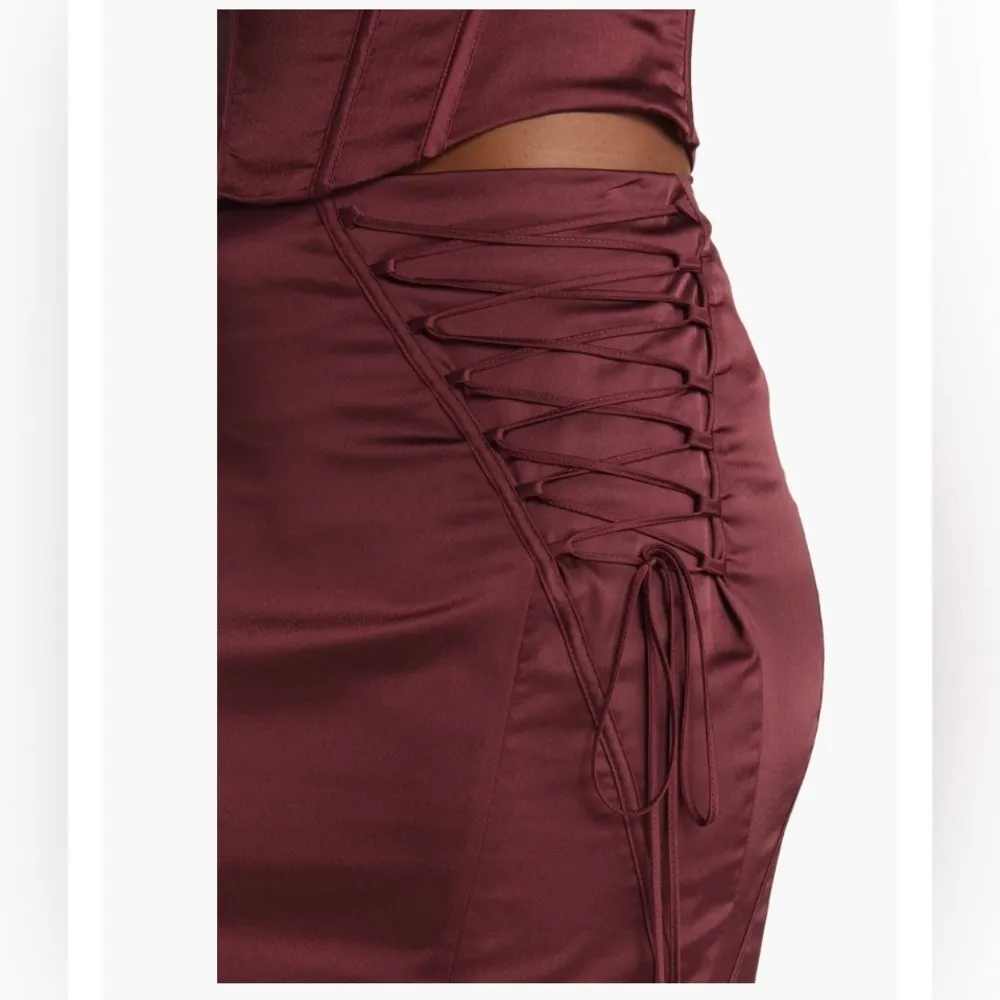 HOUSE OF CB Sidonie Lace-Up Satin Trumpet Midi Skirt wine color Small - Image 3