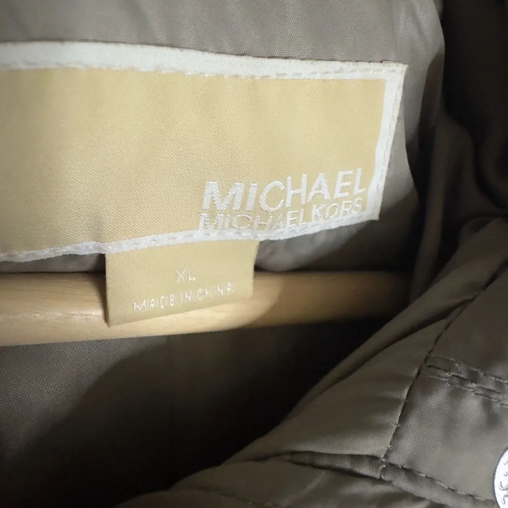 Michael Kors Faux-Fur Collar Puffer Coat Feather Down-silver- size XL Women’s - Image 5