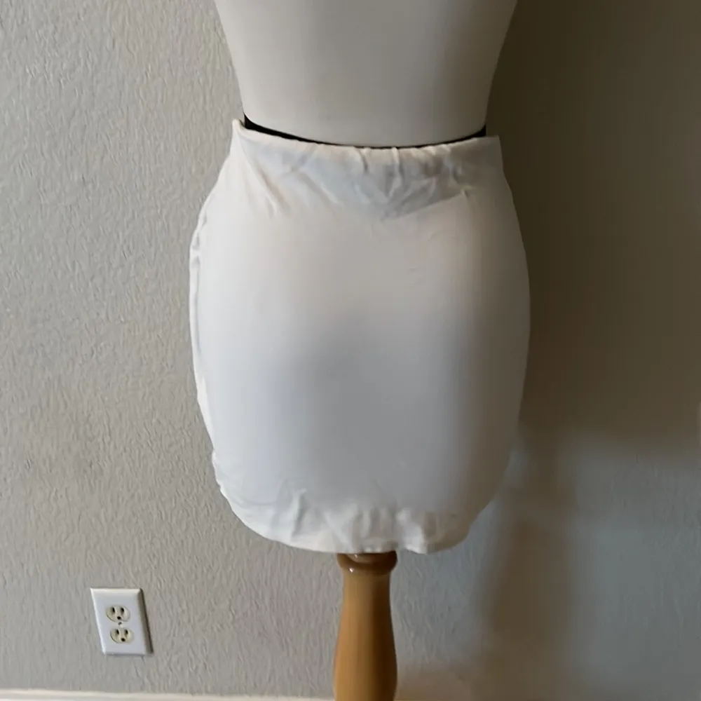 Windsor Bodycon Skirt - Image 2