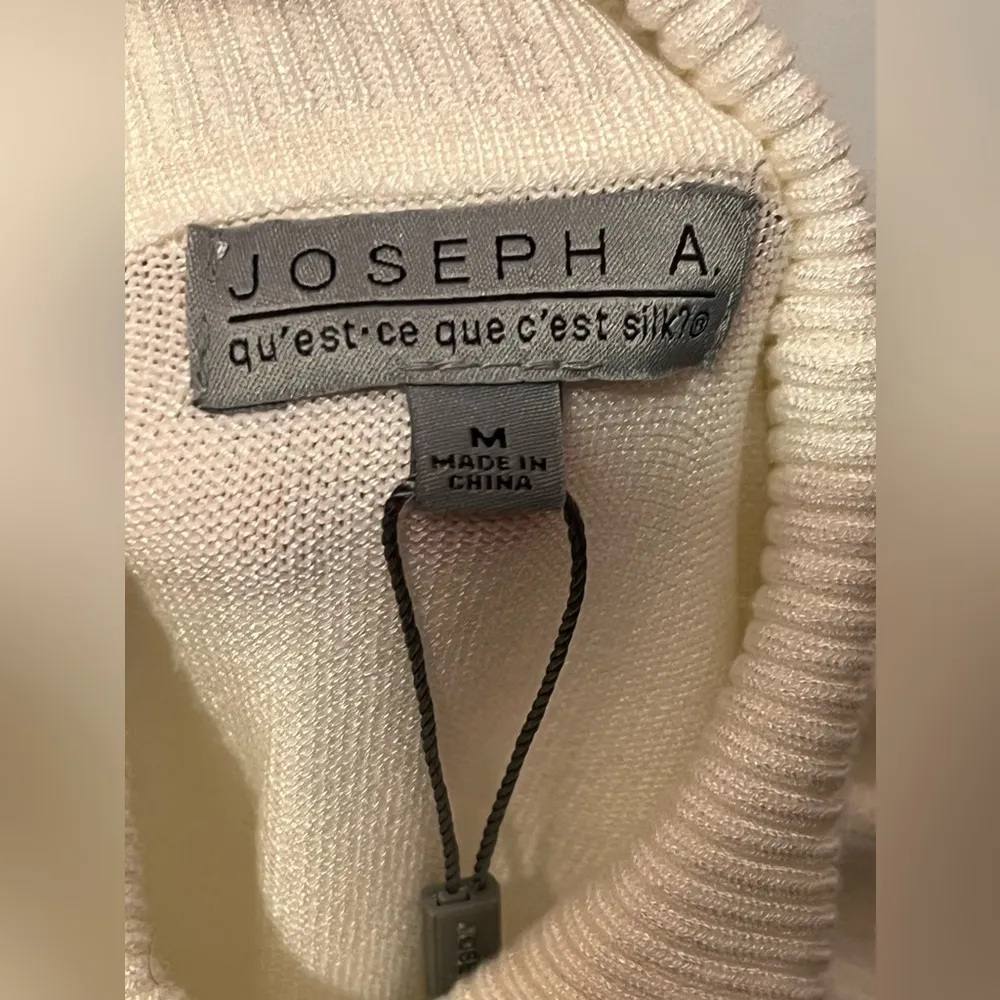 Joseph A Ruffle TurtleNeck  Knit sweater - Image 3