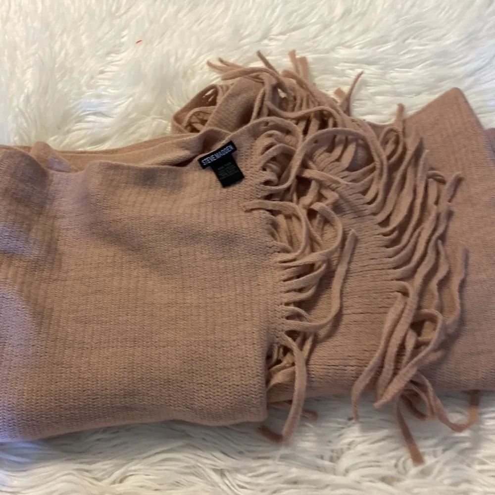 Steve Madden Women Scarf 🧣very soft and beautiful NWOT - Image 6