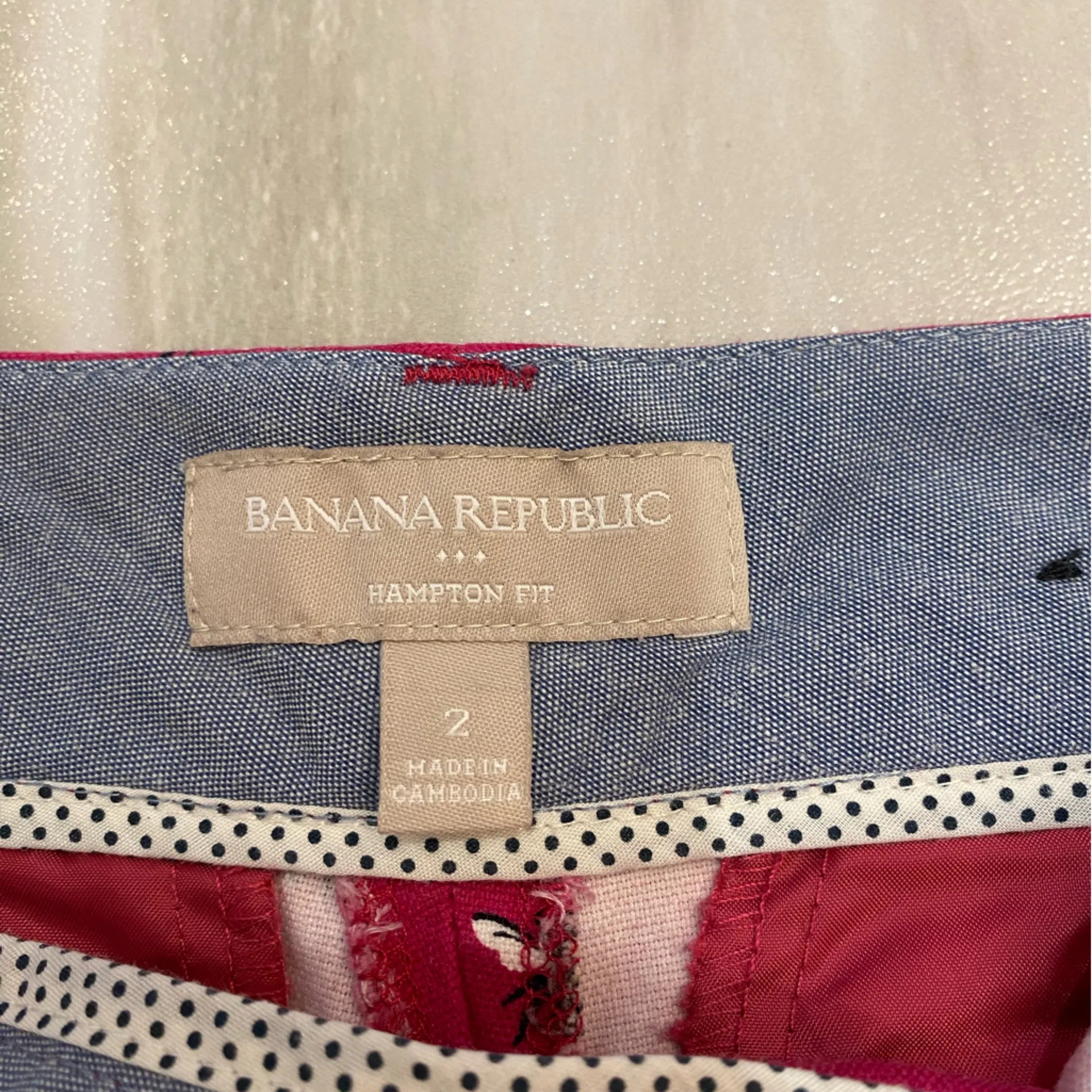 Banana Republic Printed Bee Fuchsia Pink Chino 5” Shorts, women’s size 2 - Image 3