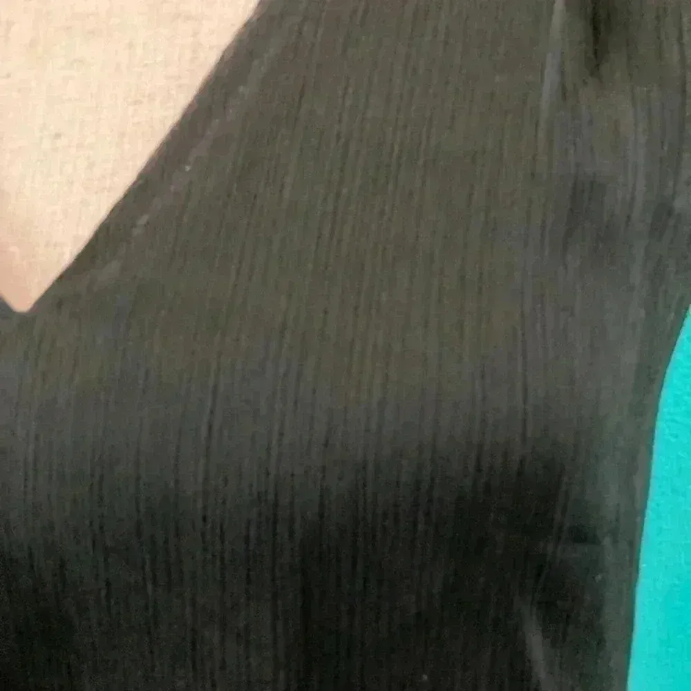 Alice + Olivia base black textured tank top - Image 2