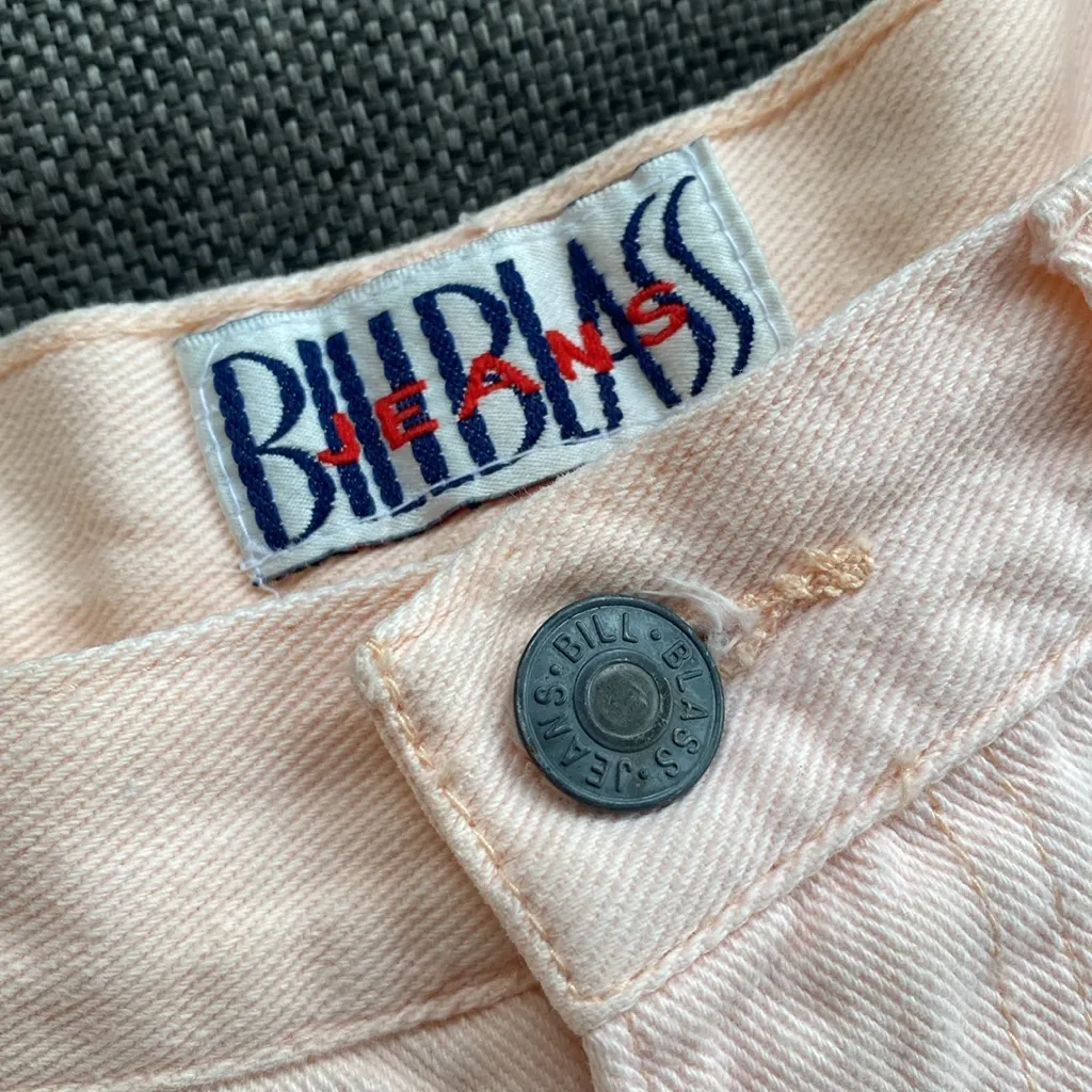 VTG 90s Bill Blass Pink Denim Jean Short Size 8 High Rise 4" Inseam Rigid Cotton - Image 8