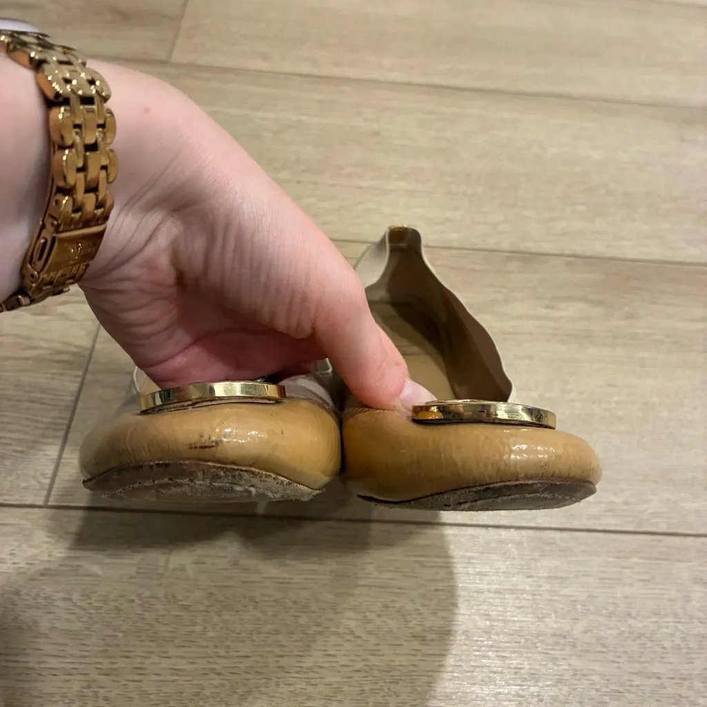 Tory Burch Caroline Nude Tan Parent Leather Ballet Flats Size 7.5 - Image 4
