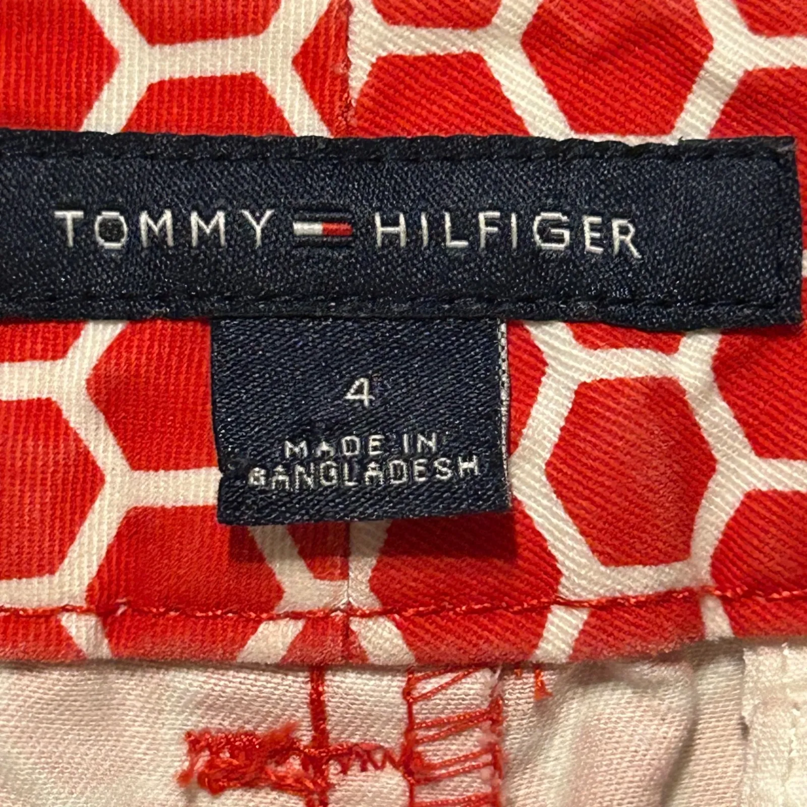 Tommy Hilfiger Women Red White Hexagon Print Tailored Shorts Size 4 - Image 3