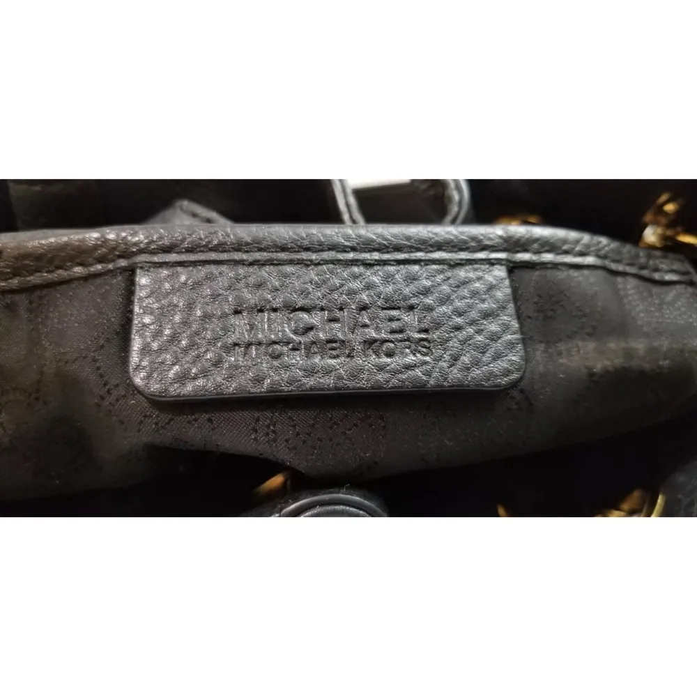 Michael Kors Black and Gold Shoulder Bag with Chain Detail - Image 10