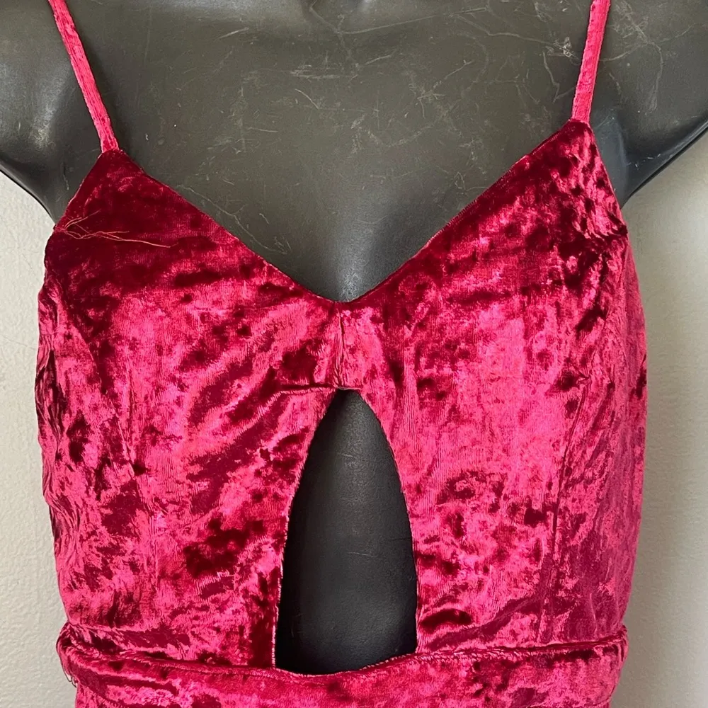 Essue Red Velvet Chemise Plunging Neckline - Image 2