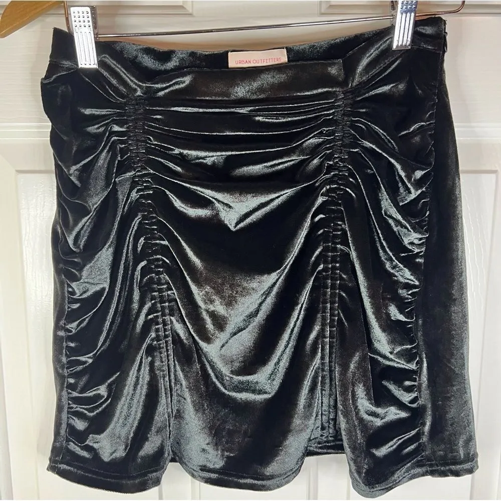 Urban Outfitters‎ Ruched Velour Like Shiny Mini Skirt Size Medium Hipster Witchy - Image 5