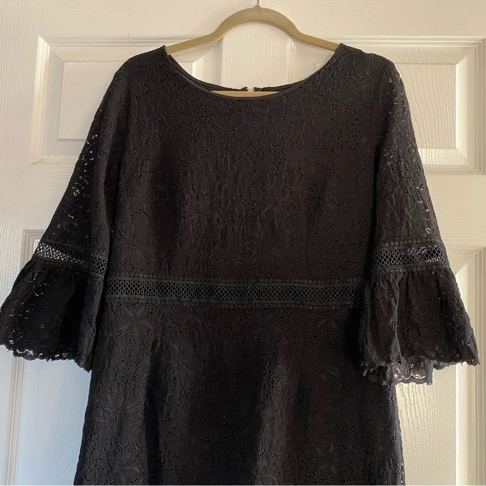 Tommy Hilfiger Size 14 Womans Black Lace Bell Sleeve Sheath Cocktail Dress - Image 3