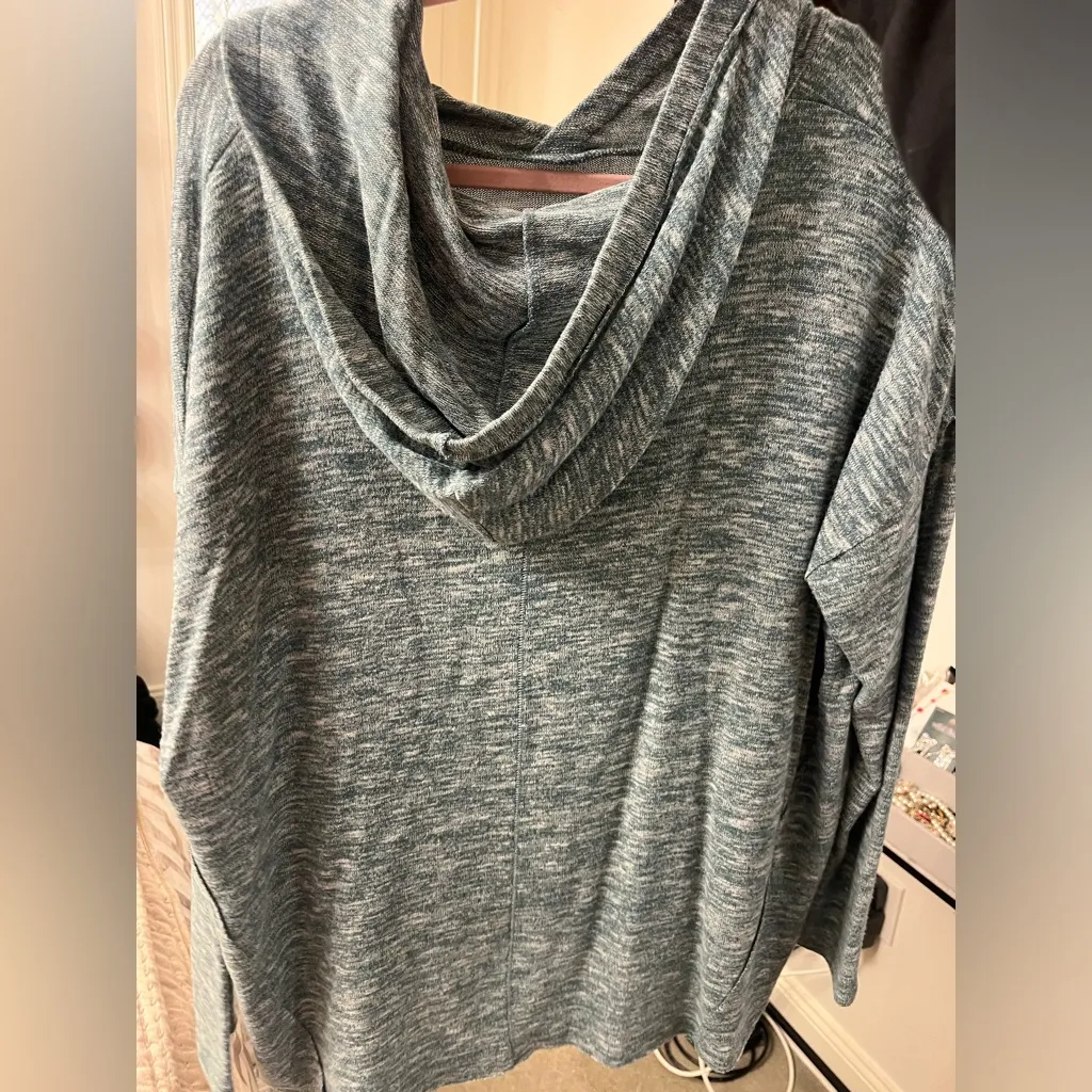 NWT American Eagle hooded sweater - Image 2