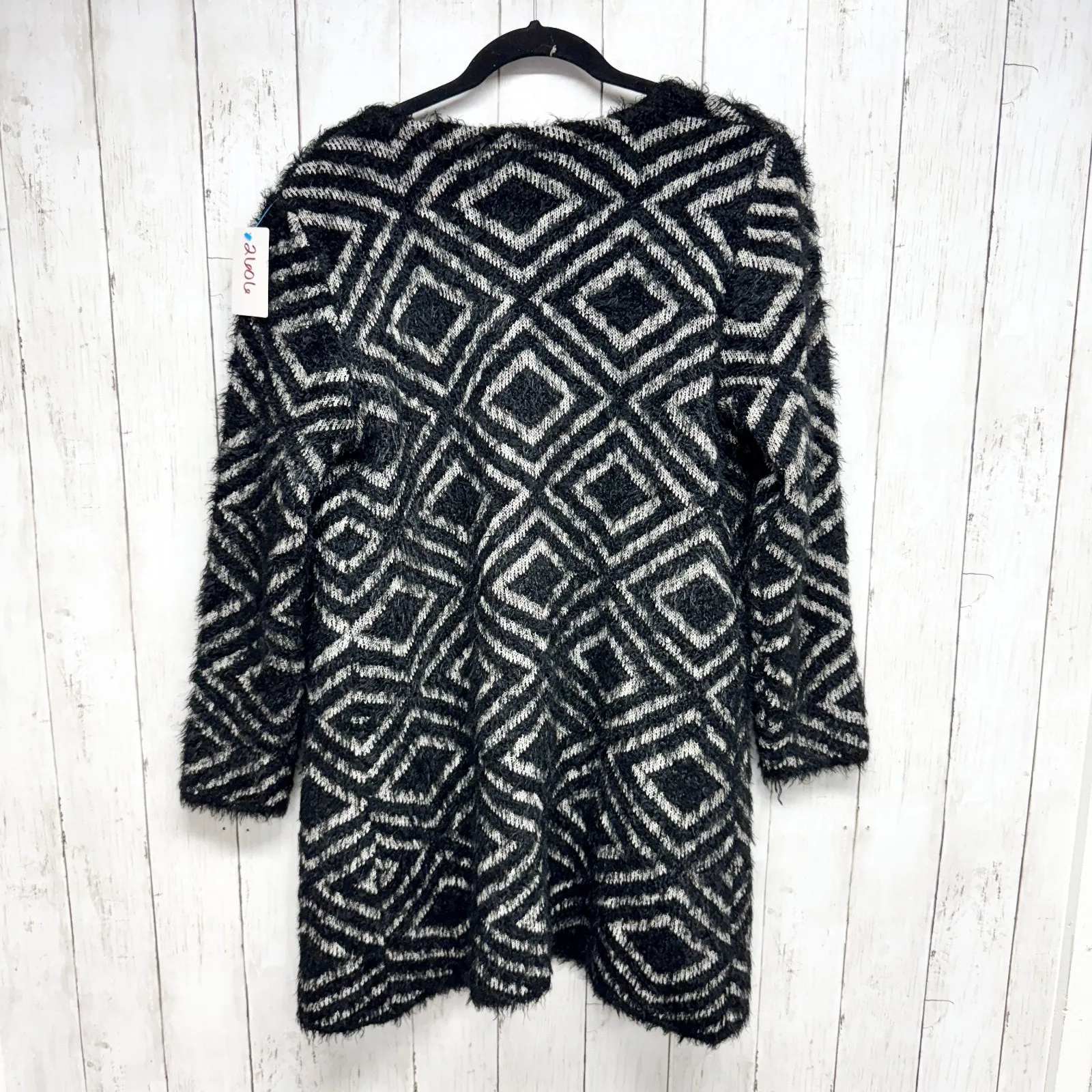 August Silk Sweater Women Size Medium Geo Diamond Pattern Fuzzy Knit Cardigan - Image 6