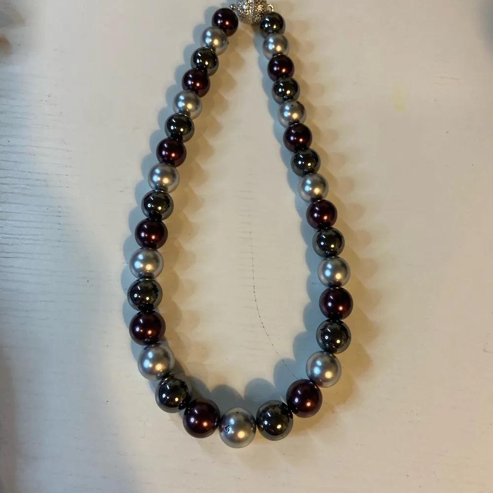 Faux Pearl Choker Necklace, beautiful colors - Image 3