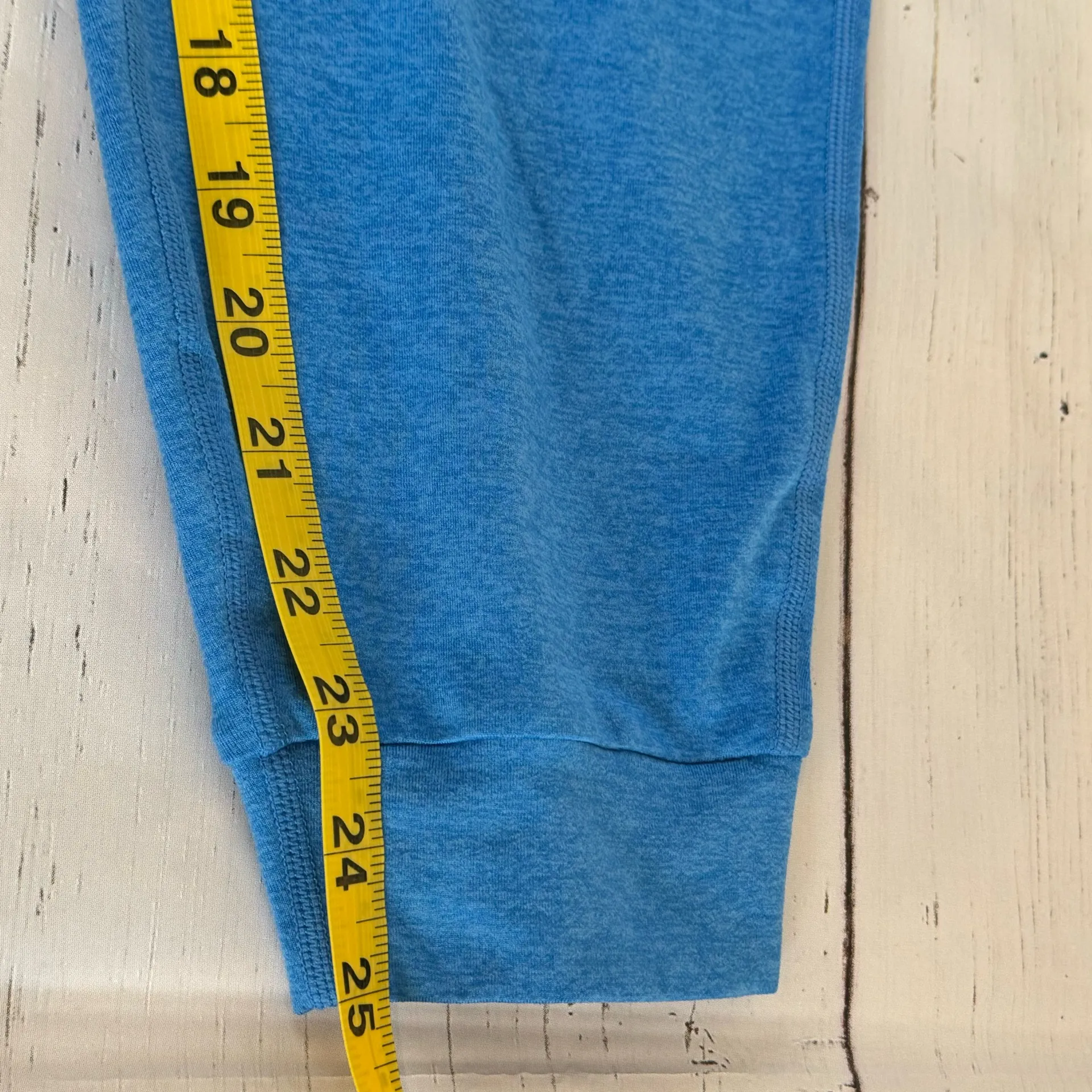 Vuori Performance Joggers Blue Size Medium - Image 8