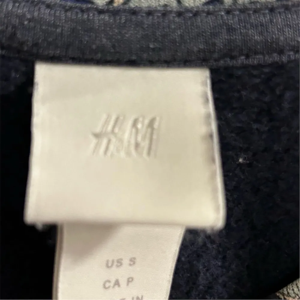 H&M Women's Paisley Pattern Sweatshirt Blue Size S - Image 8