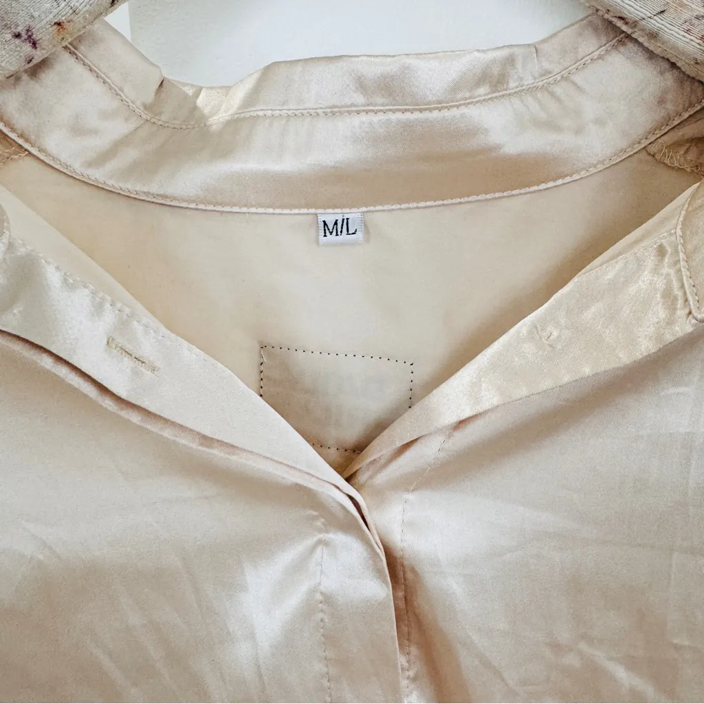 Daily Drills Ivory Champagne Button Down Long Sleeve Satin Resort blouse EUC - Image 8