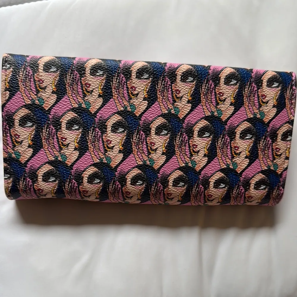 Sandoner Magenta Wallet with Sand Doll Face Design Pink - Image 11