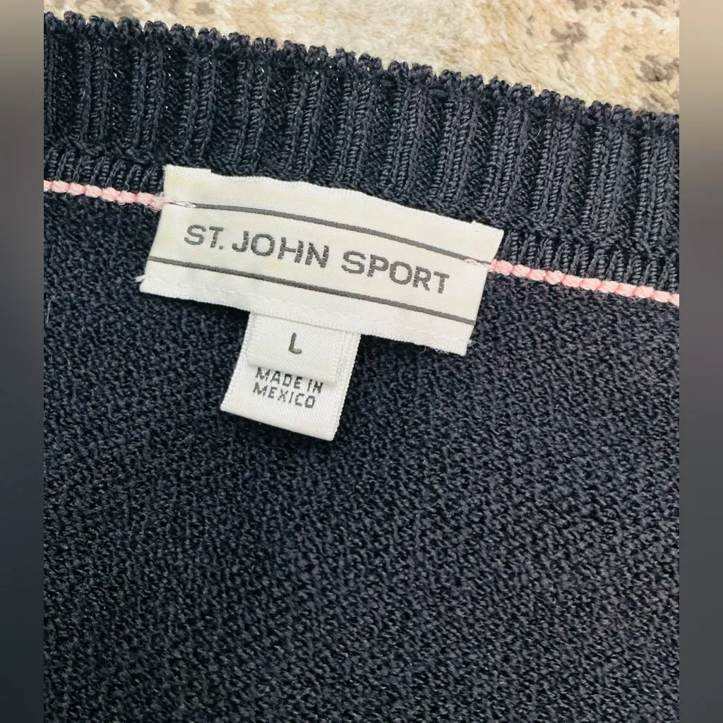 ST.JOHN sweater 🖤🩷 - Image 7