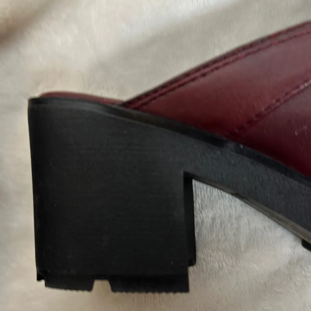 BareTraps Burgundy Leather Mules with Chunky Sole - Image 4