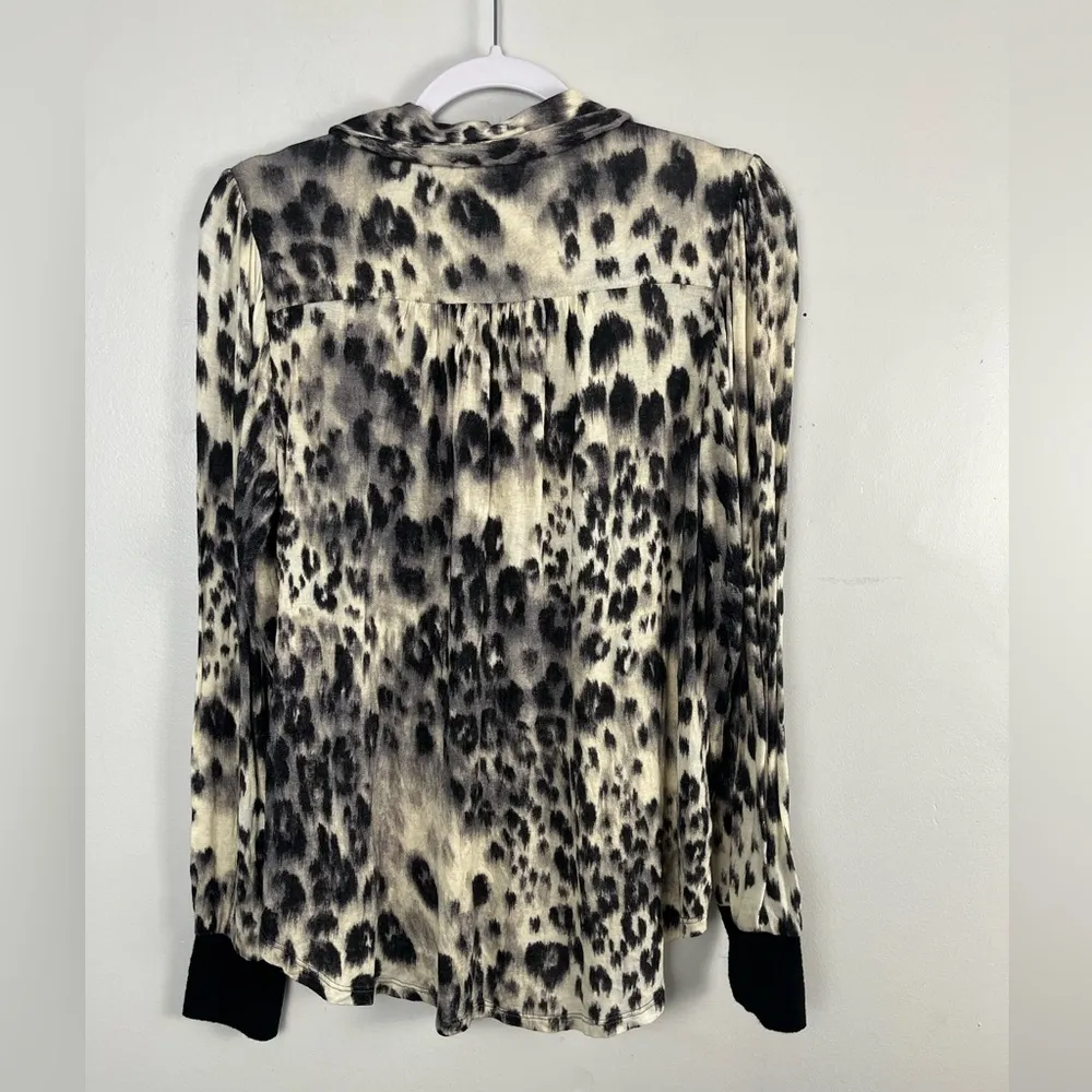 NWT Maven West Womens Animal Print Super Soft Button-Up Long Sleeve Top small - Image 3