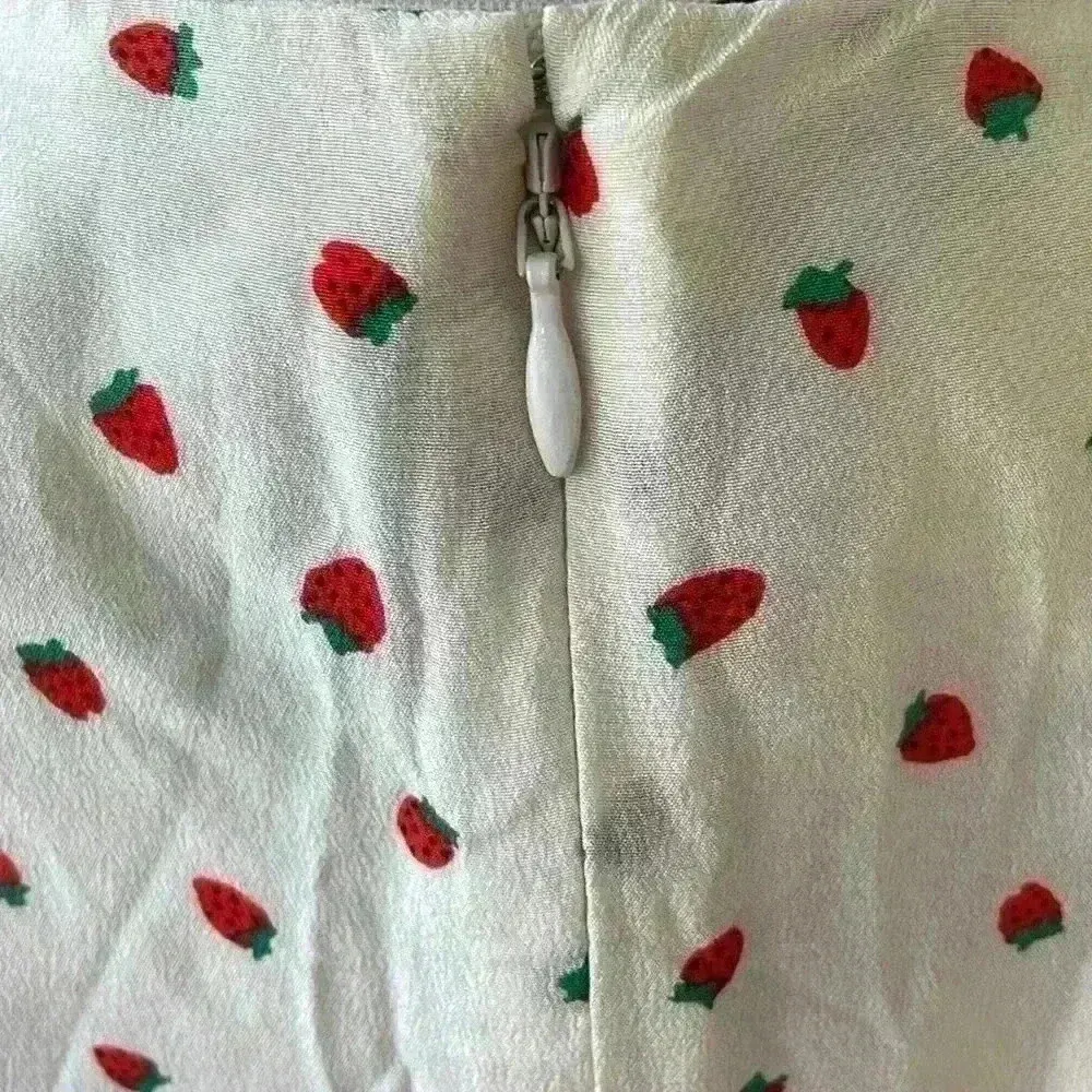 Madewell Silk Clover milk maid style button-front dress in Fresh Strawberries; 2 - Image 5
