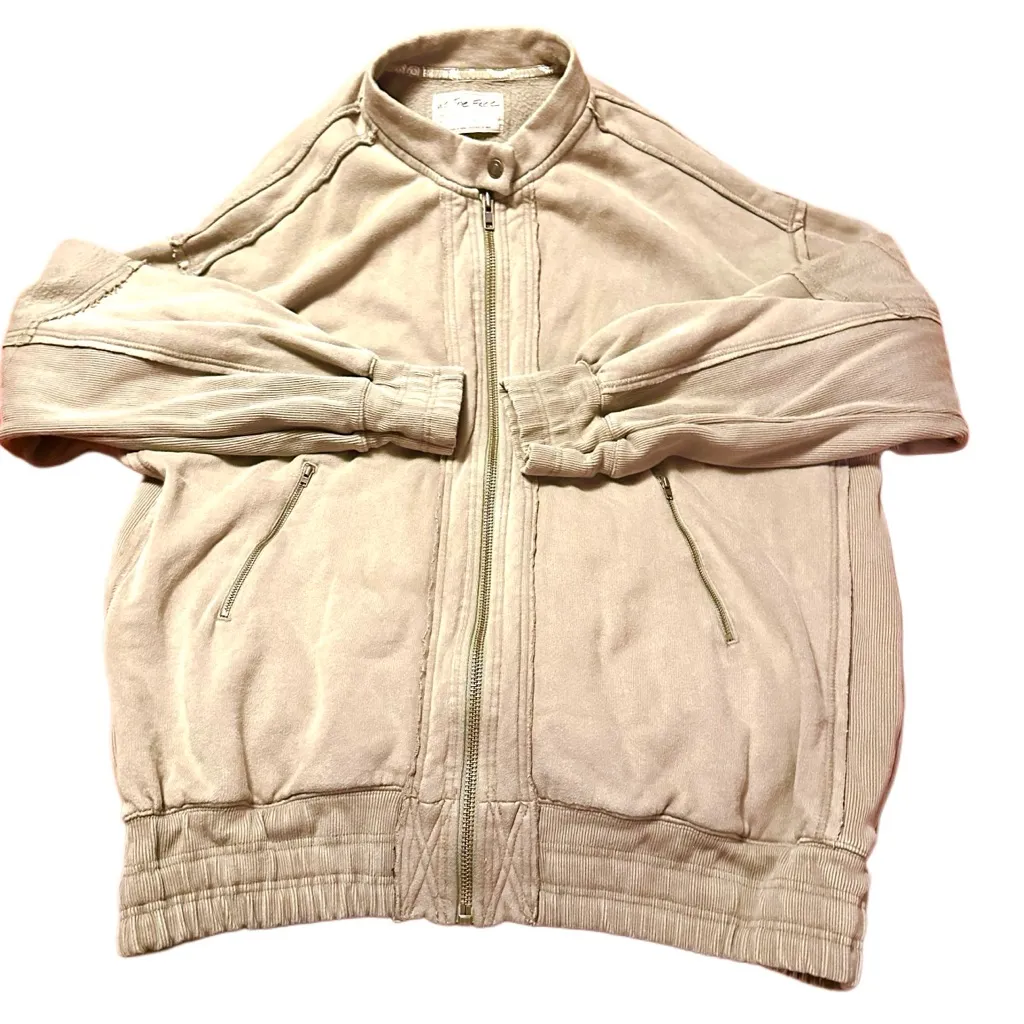 We the Free jacket size L oversized 
Light faded army green - Image 2