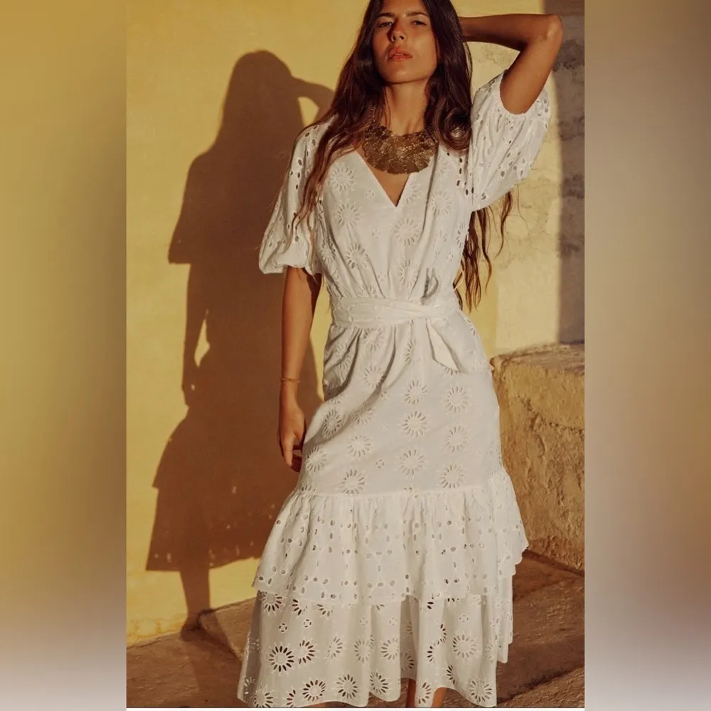 Zara Bloggers Fav Oyster White Belted Embroidered Tiered‎ V-Neck Midi Dress Sz M - Image 4
