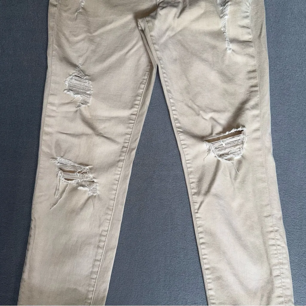 JAG JEANS Tan Distressed size 6 Relaxed Boyfriend 29 inch inseam - Image 4