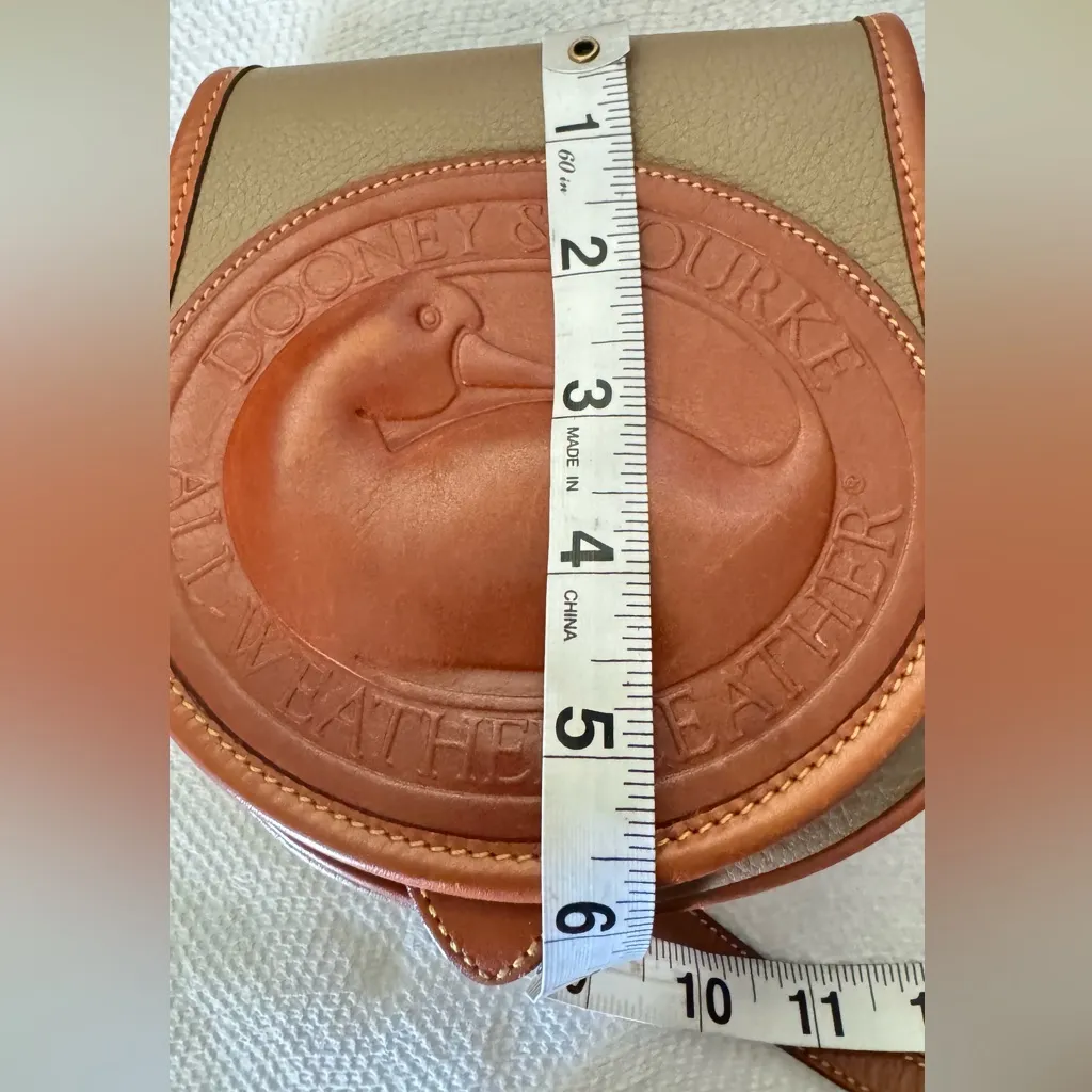 Vintage Dooney &Bourke Olive green and Brown Crossbody Bag - Image 4